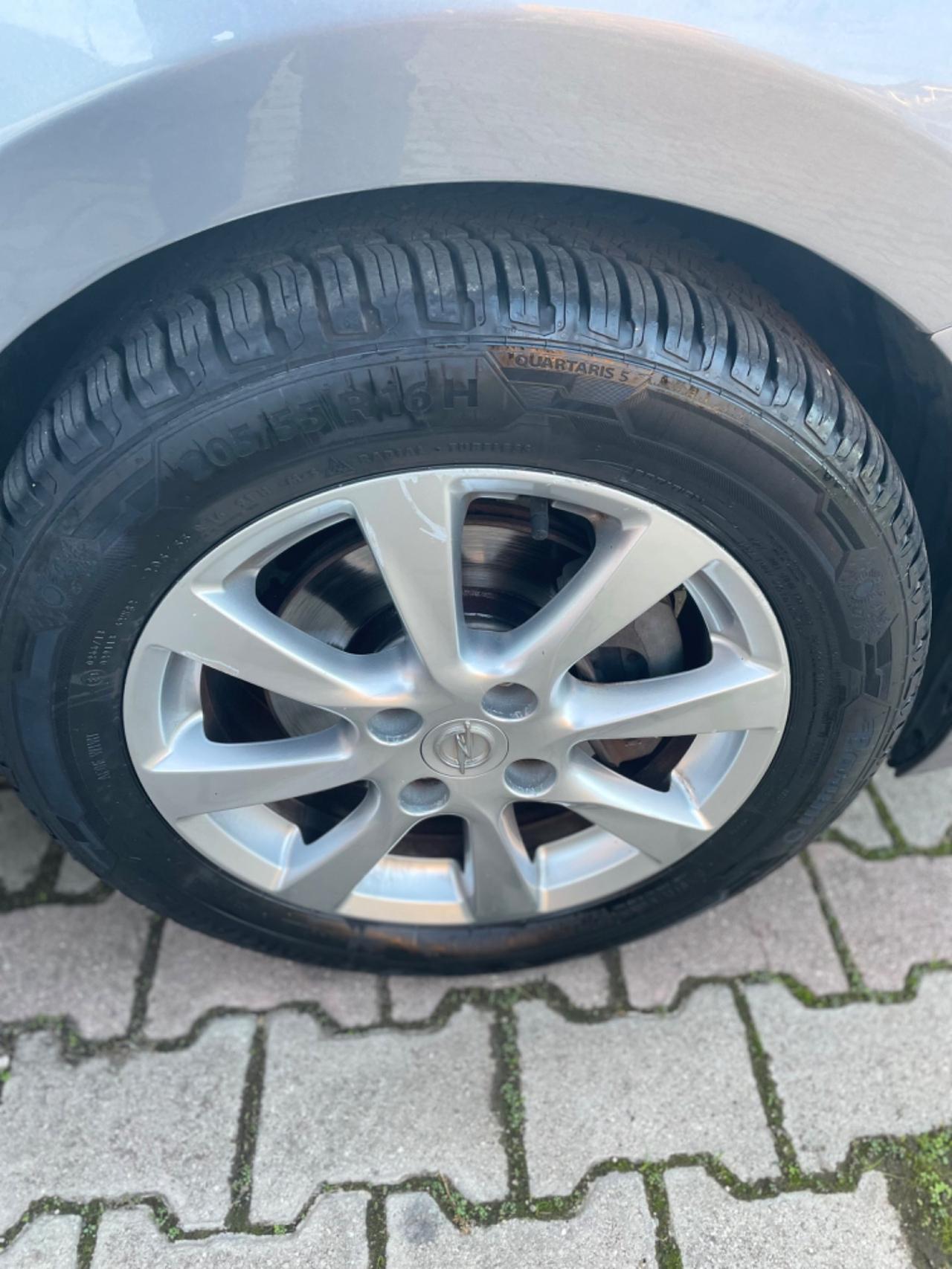 Opel Corsa 1.5 D 100 CV GS Line