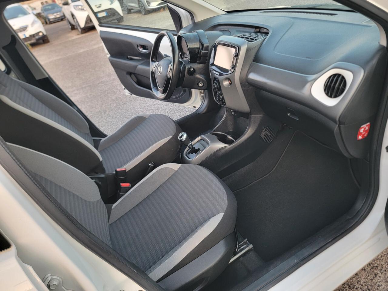 Toyota Aygo Connect x-play MMT 51 mila km! Garanzia