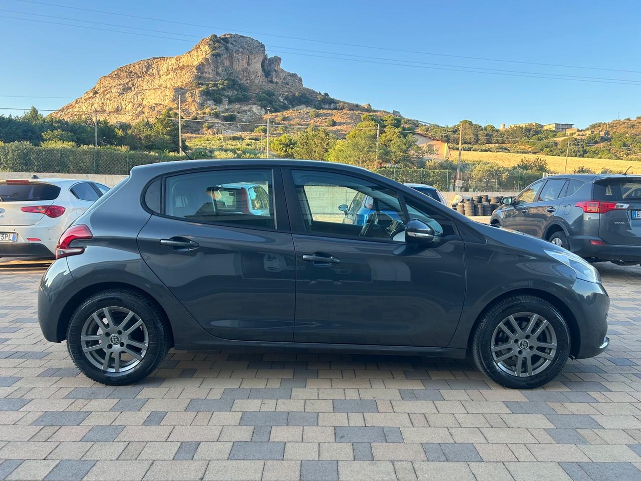 Peugeot 208 BlueHDi 75 5 porte Allure