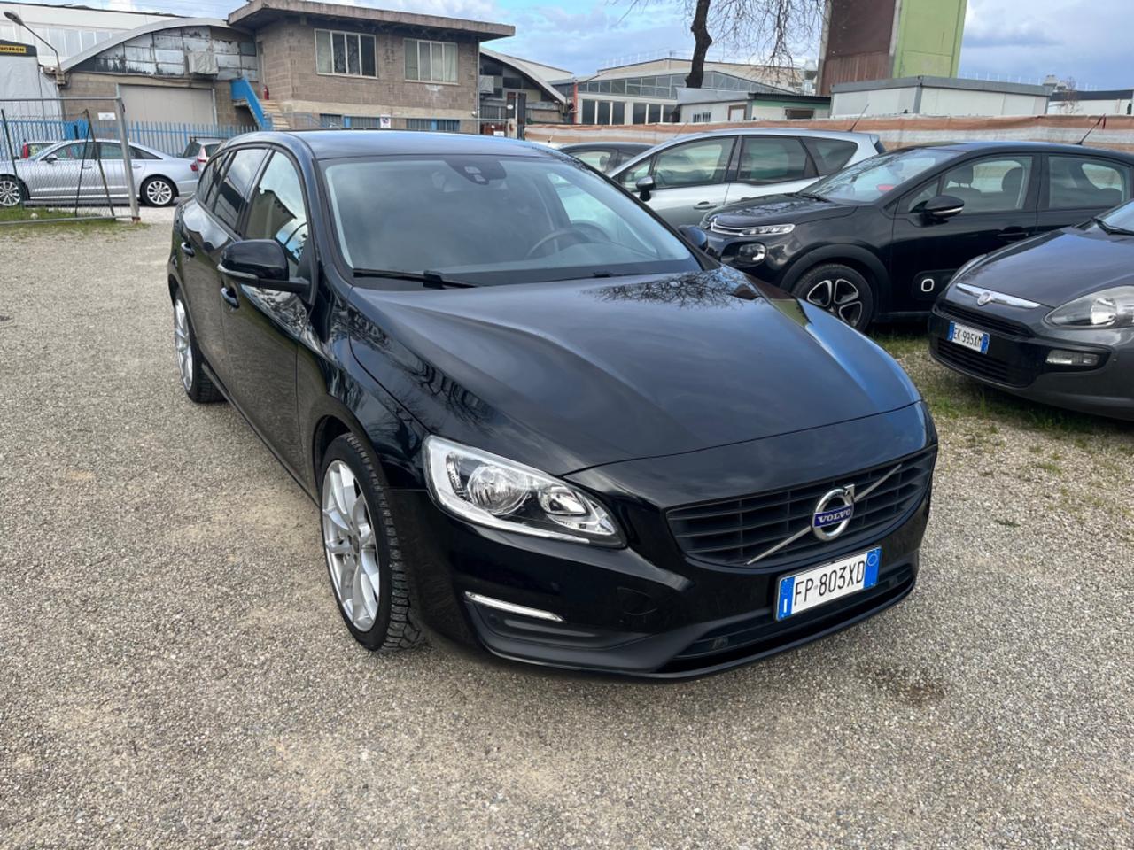 Volvo V60 D3 Geartronic R-design 2018 2.0 DIESEL 108.000 KM