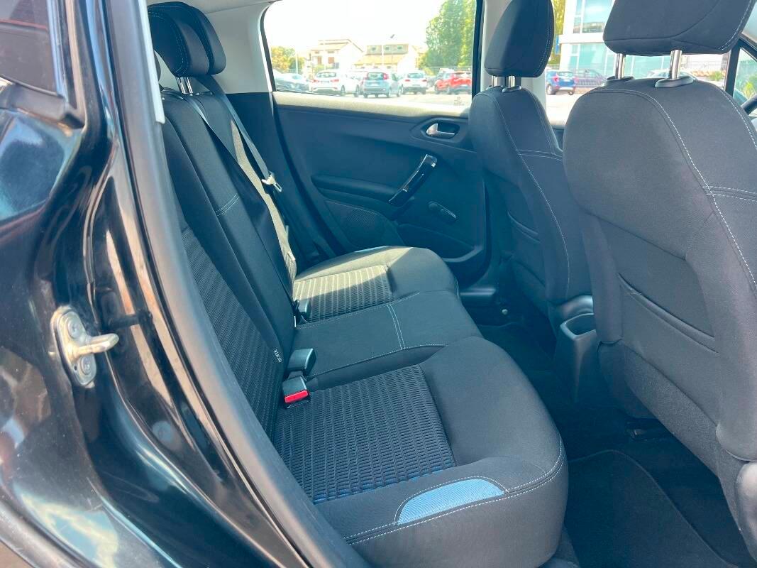 Peugeot 208 1.2 PT Allure E6 5p