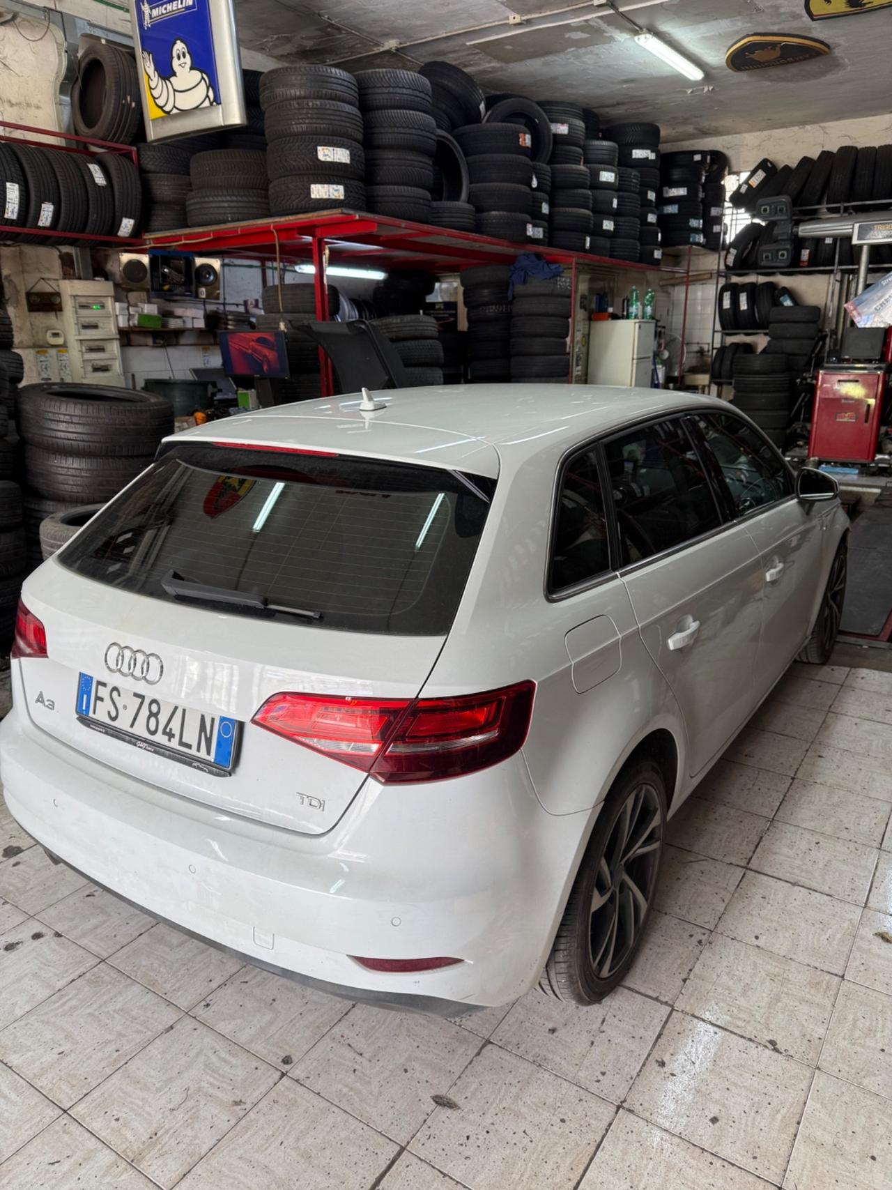 Audi A3 1.6 TDI 116 CV S tronic LED 17 AUTOMATICA