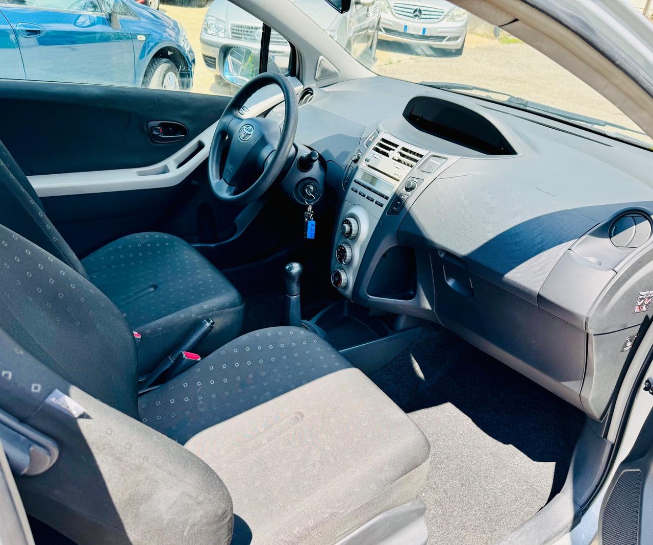 Toyota Yaris 1.0 3 porte Ok Neopatentati