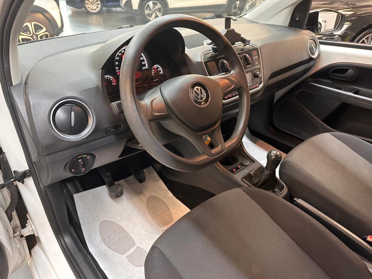 Volkswagen up! 5p 1.0 Move 60cv * NEOPATENTATI * 64.000 KM *