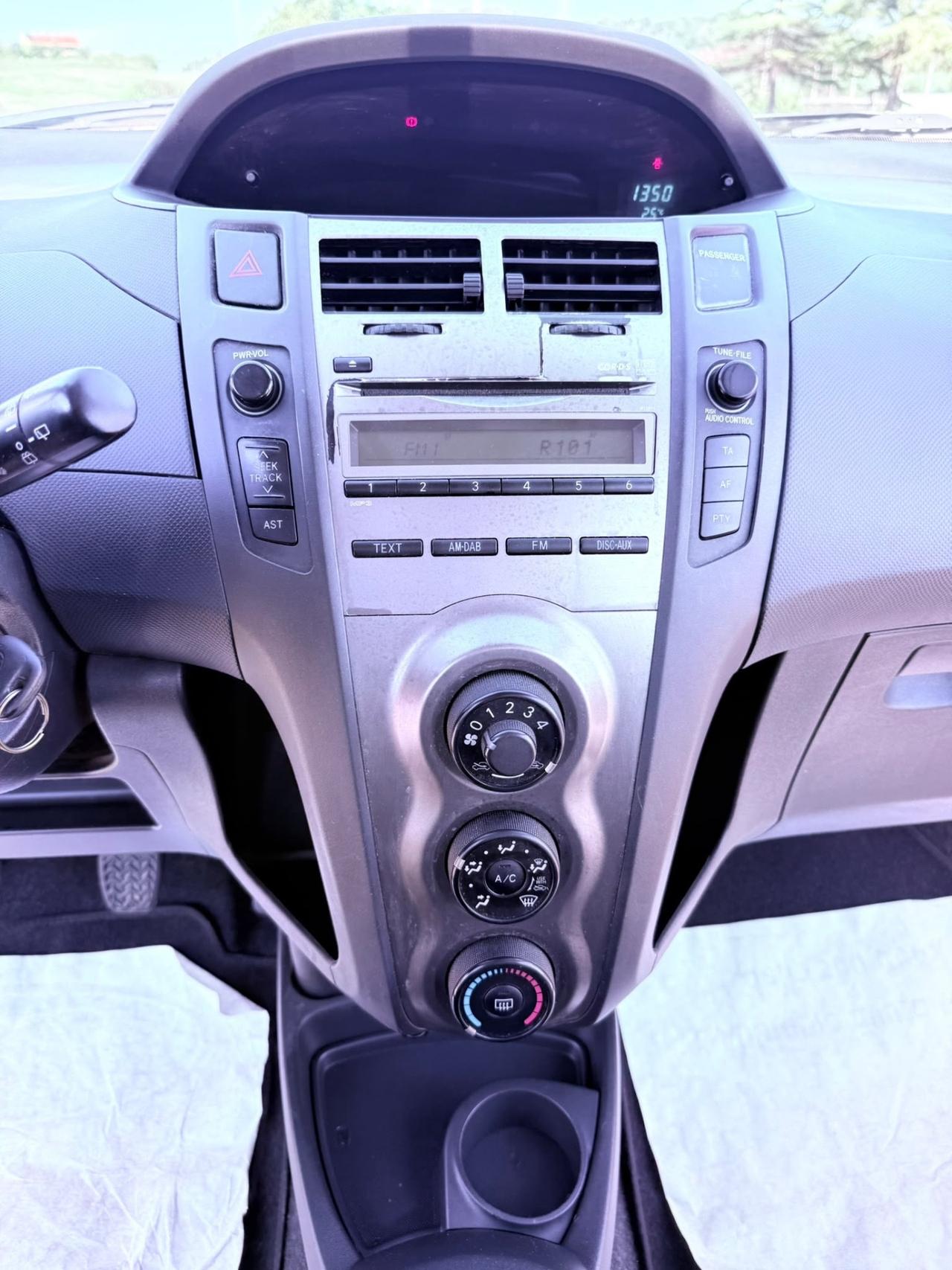 Toyota Yaris 1.0 5 porte Ok neopatentati