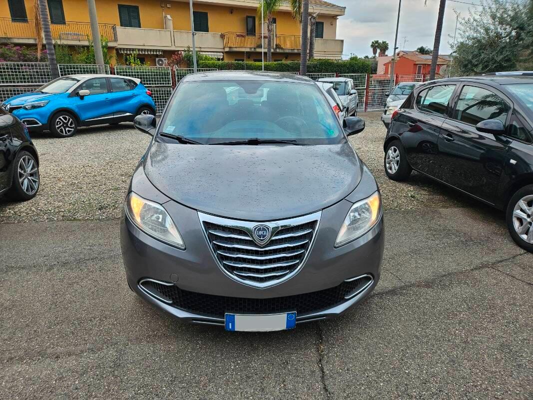 Lancia Ypsilon 1.2 8v Silver c clima 69cv