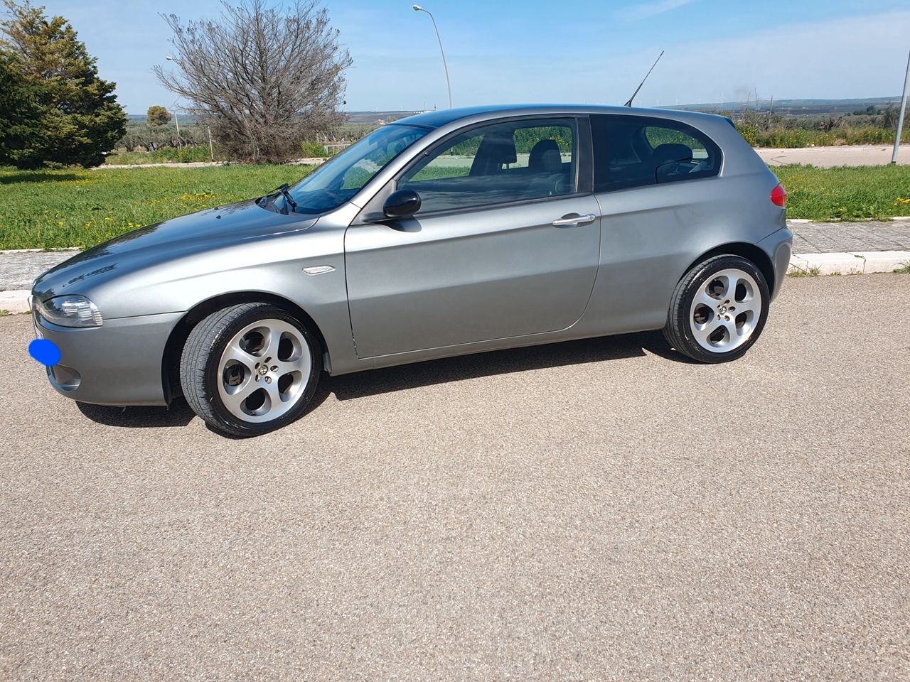 Alfa romeo 147 1.9 120cv multijet blak line anno 07