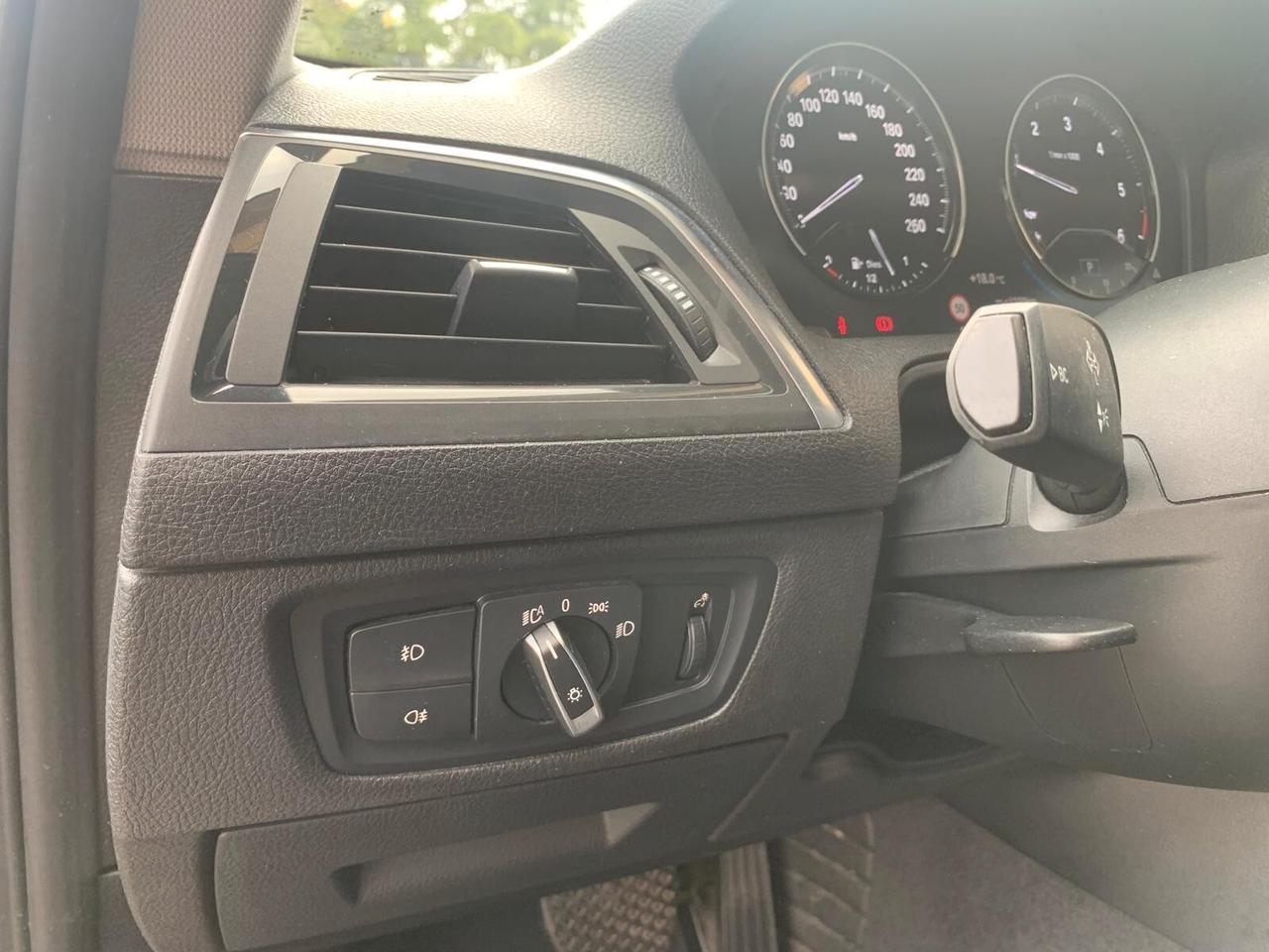 Bmw 118 116d 5p. Urban