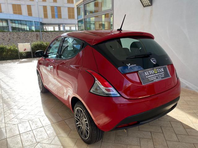 LANCIA Ypsilon 1.0 FireFly 5 porte S&S Hybrid Silver