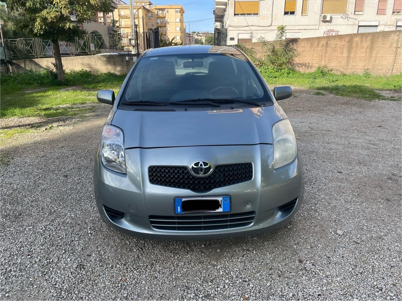 Toyota Yaris 1.0 5 porte