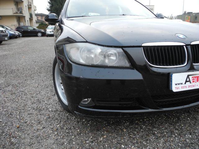 BMW 320 i Touring - PELLE - TETTO APRIBILE - LEGGERE NOTE