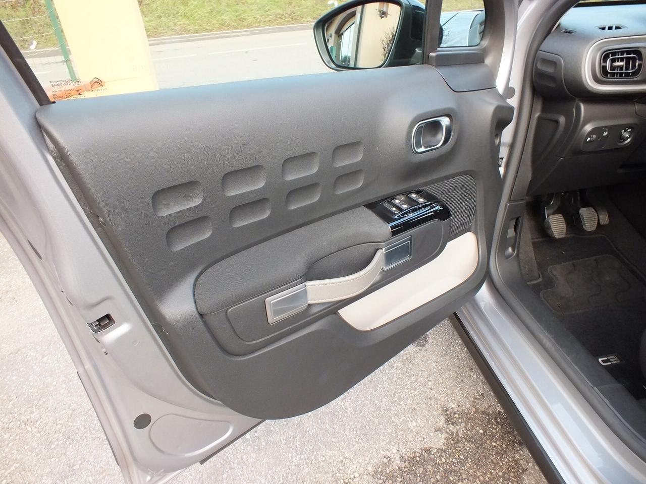 CITROEN C3 SHINE UNIPROPIETARIO 21.000 KM !