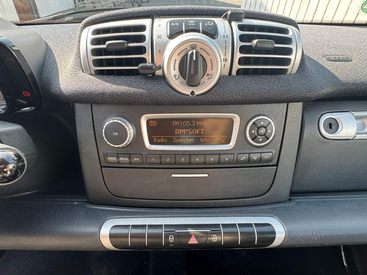 Smart ForTwo 1000 52 kW MHD coupé pure