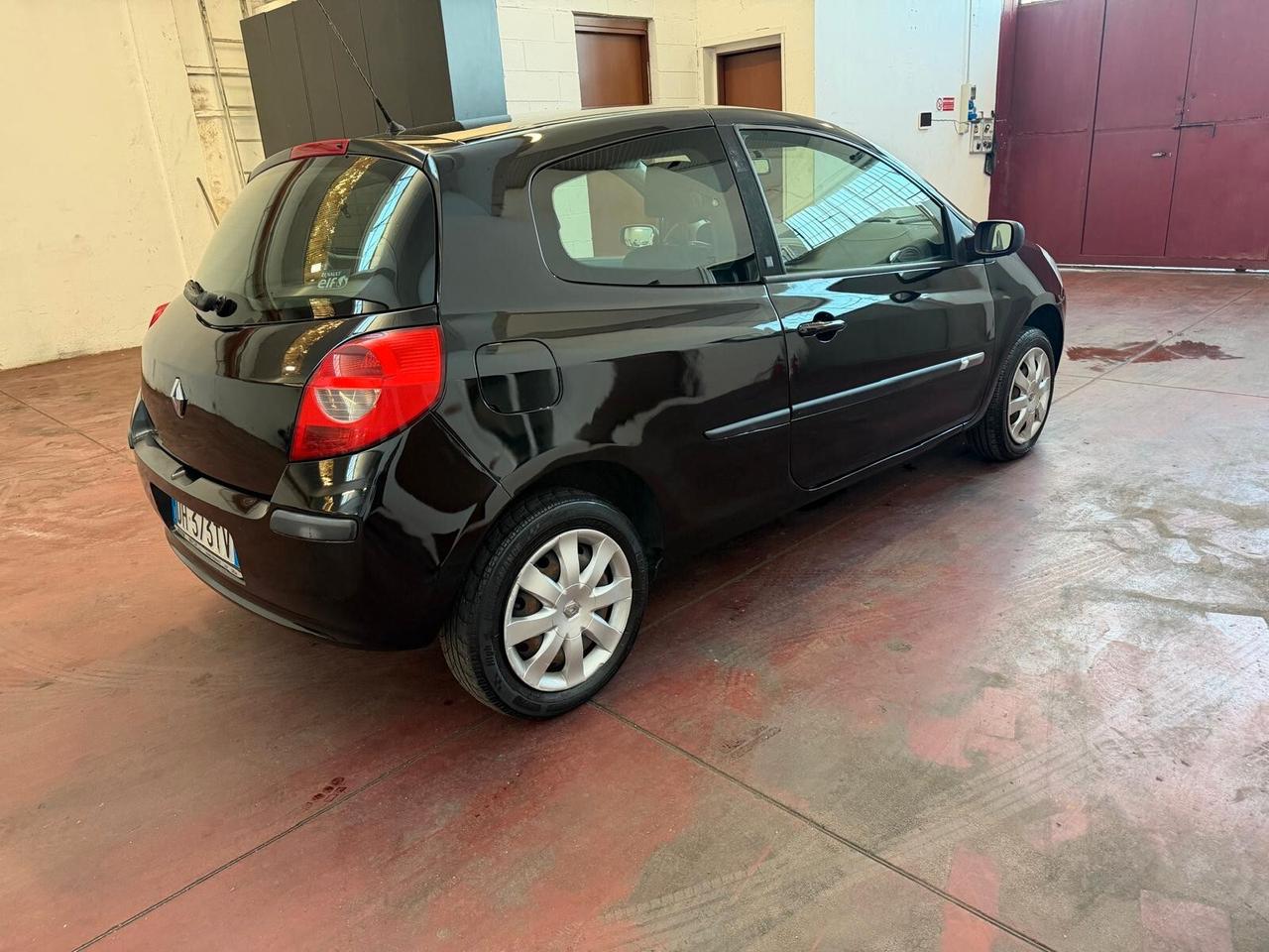 Renault Clio 1.2 16 V 3P LUXE 73.706KM