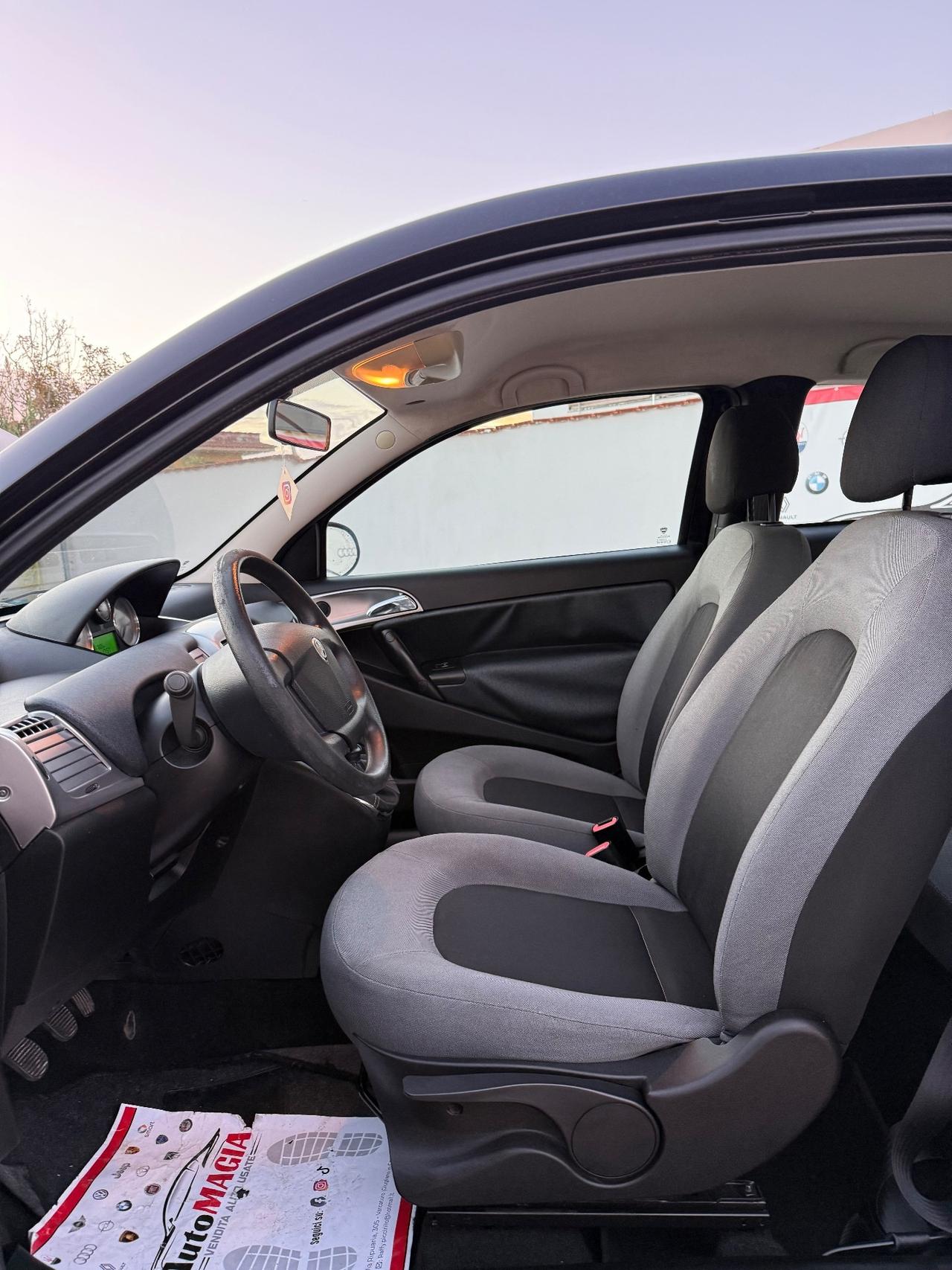 Lancia Ypsilon 1.2 Argento