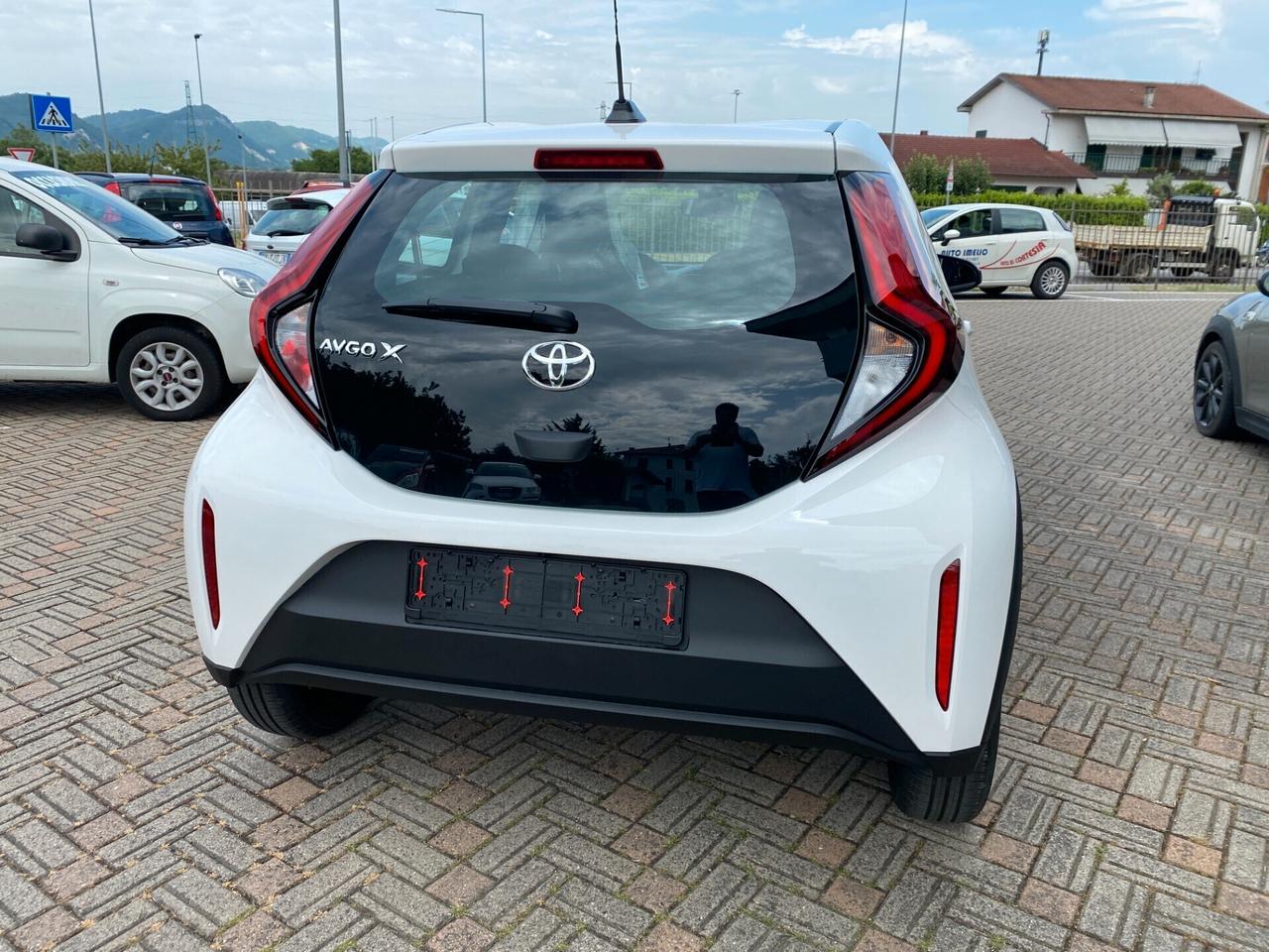 Toyota Aygo X 1.0 VVT-i 72 CV 5 porte Active garanzia 15 anni
