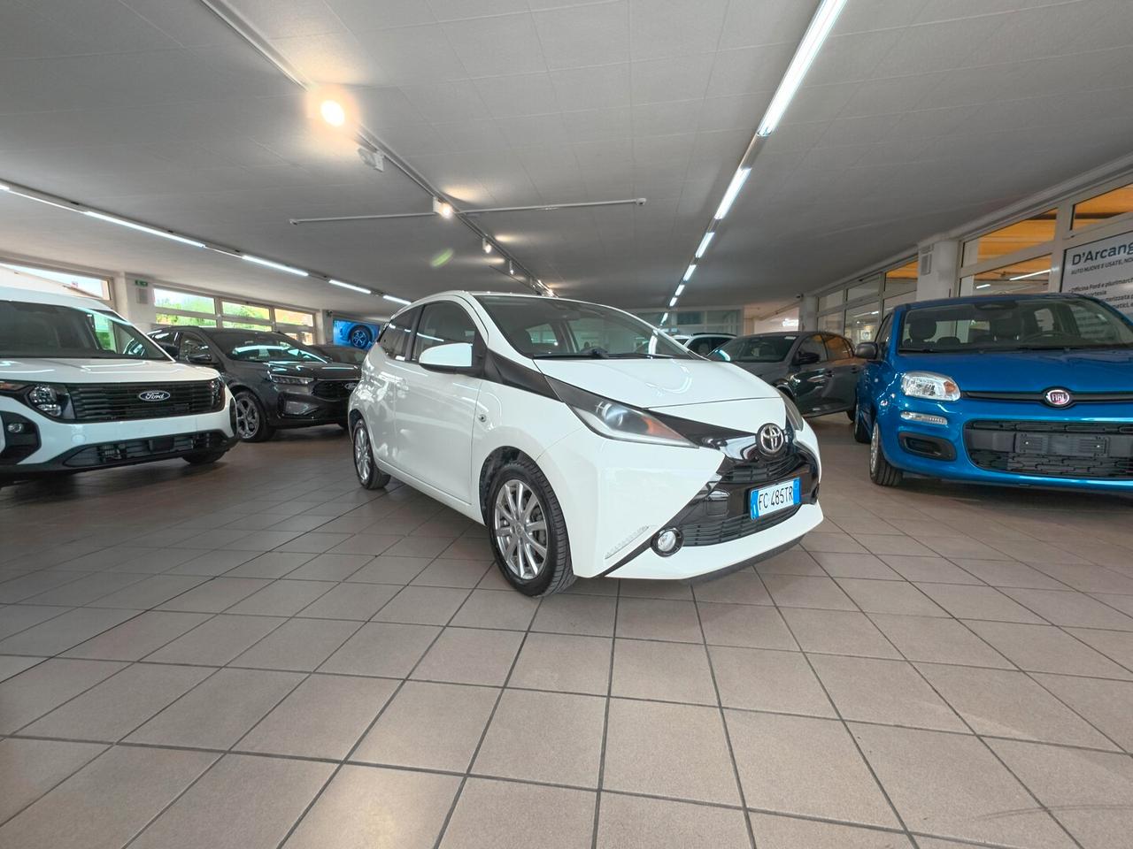 Toyota Aygo 1.0 VVT-i 69 CV 5 porte x-cool