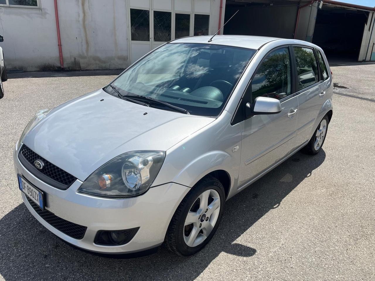 Ford fiesta 5 P-1.4 tdci- km 90000-2007