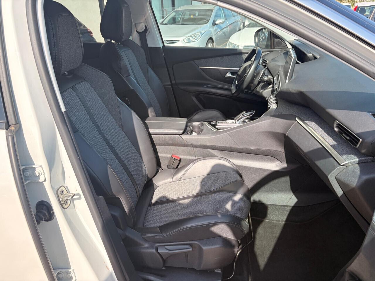 Peugeot 3008 BlueHDi 130 S&S Active