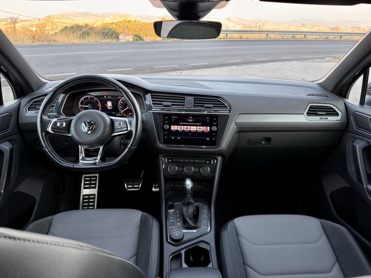 Volkswagen Tiguan 2.0 TDI 150cv DSG 4MOTION R-Line