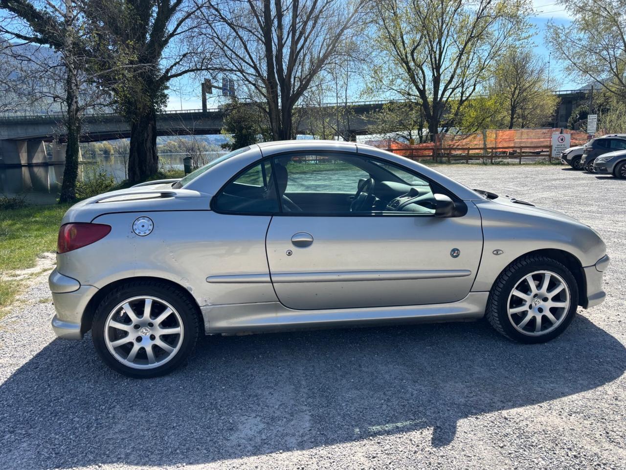 Peugeot 206 1.6 16V CC Enfant Terrible Roland Garros