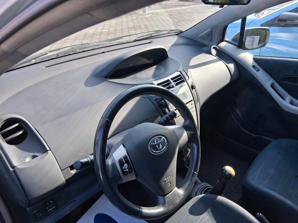 Toyota Yaris 1.0 BENZINA IDONEA NEOPATENTATI, UNICO PROPRIETARIO
