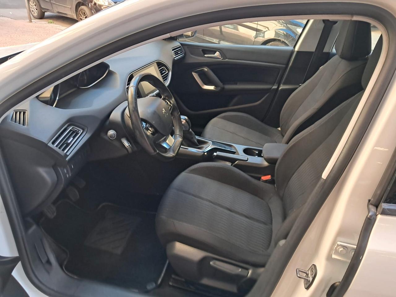 PEUGEOT 308 1.6 HDI 92 CV-NEOPATENTATI-Euro6990