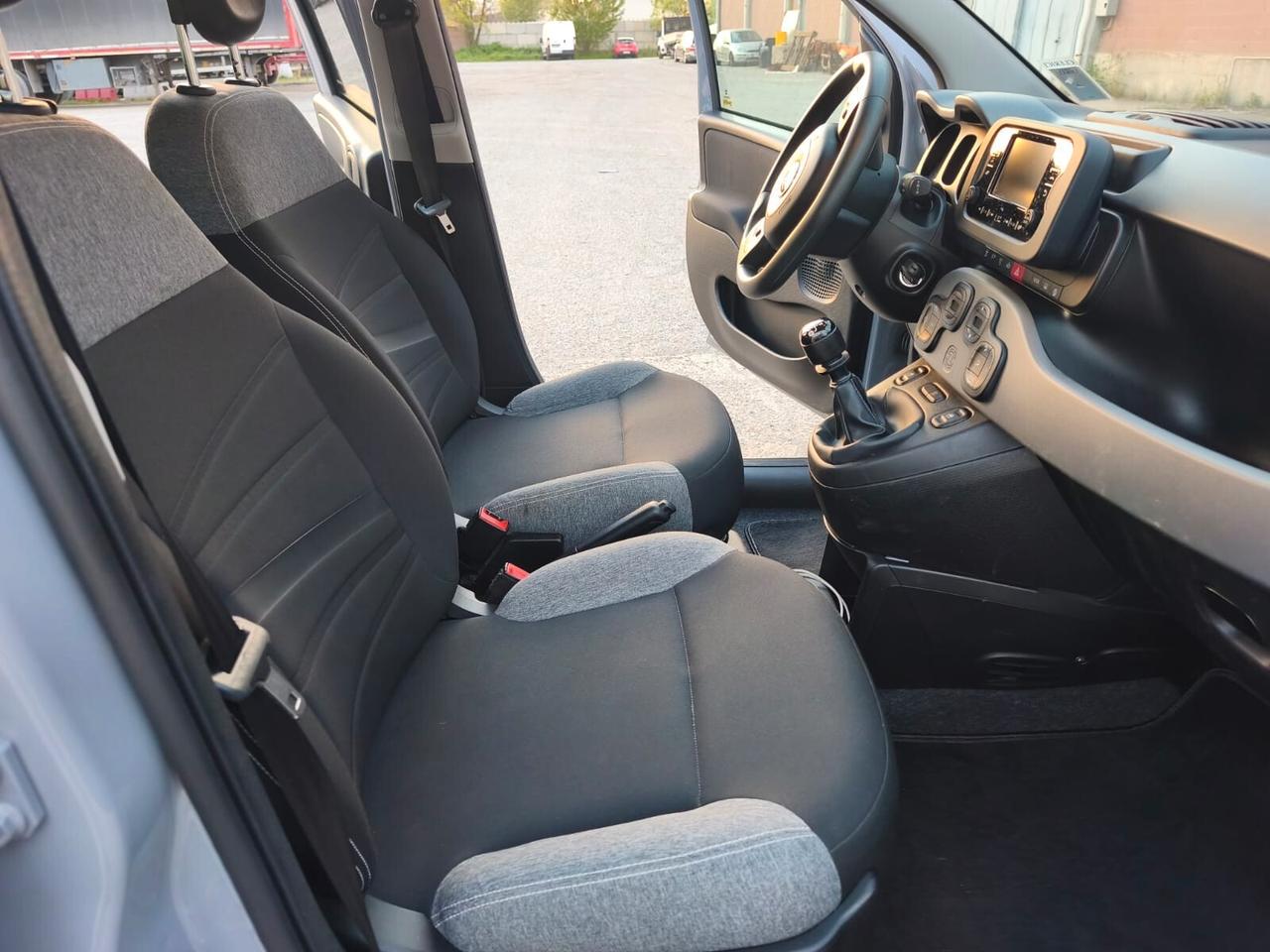 Fiat Panda 2022---1.0 Benzina Ibrida Neopatentati