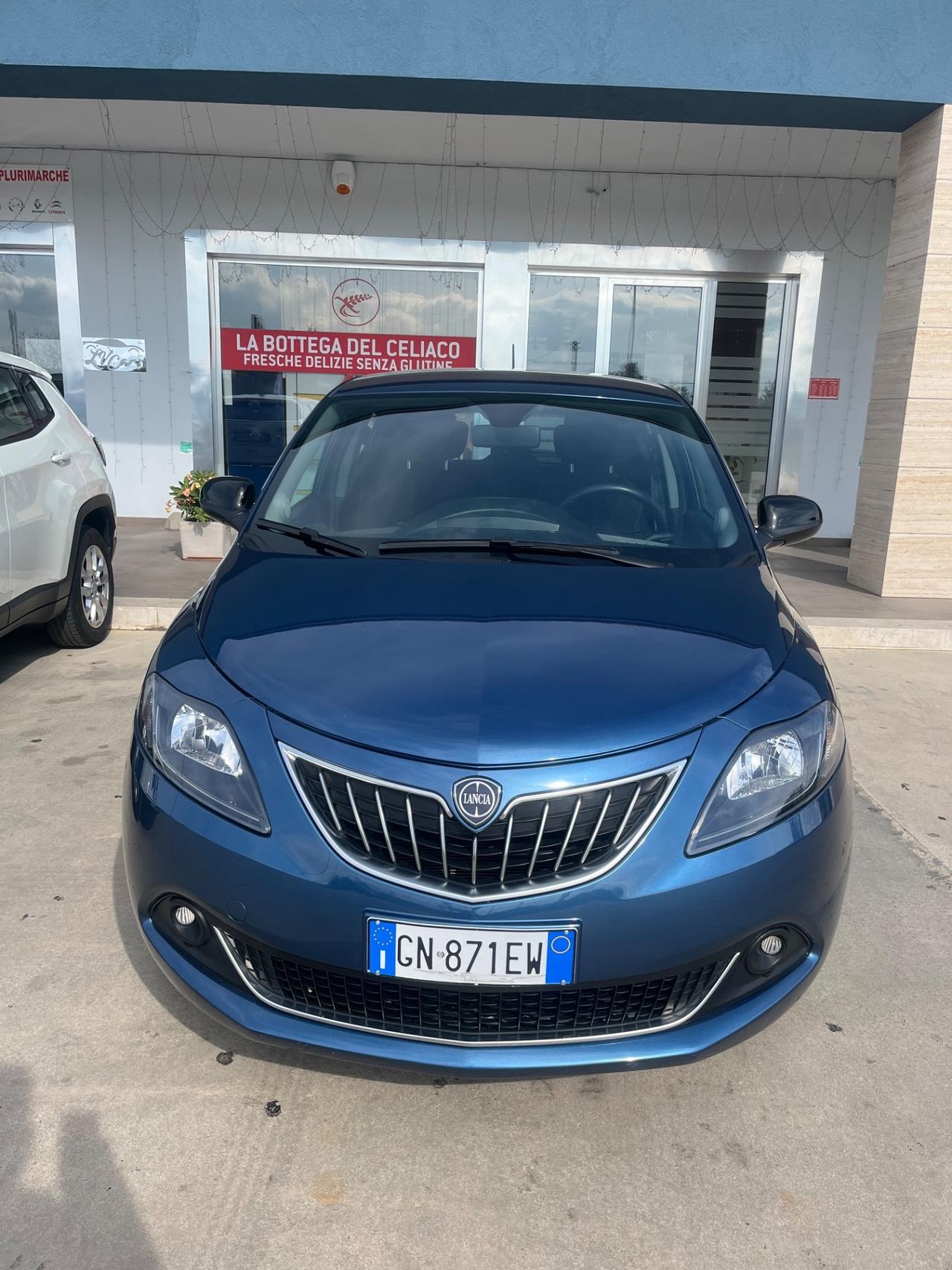 Lancia Ypsilon 1.0 FireFly 5 porte S&S Hybrid Silver