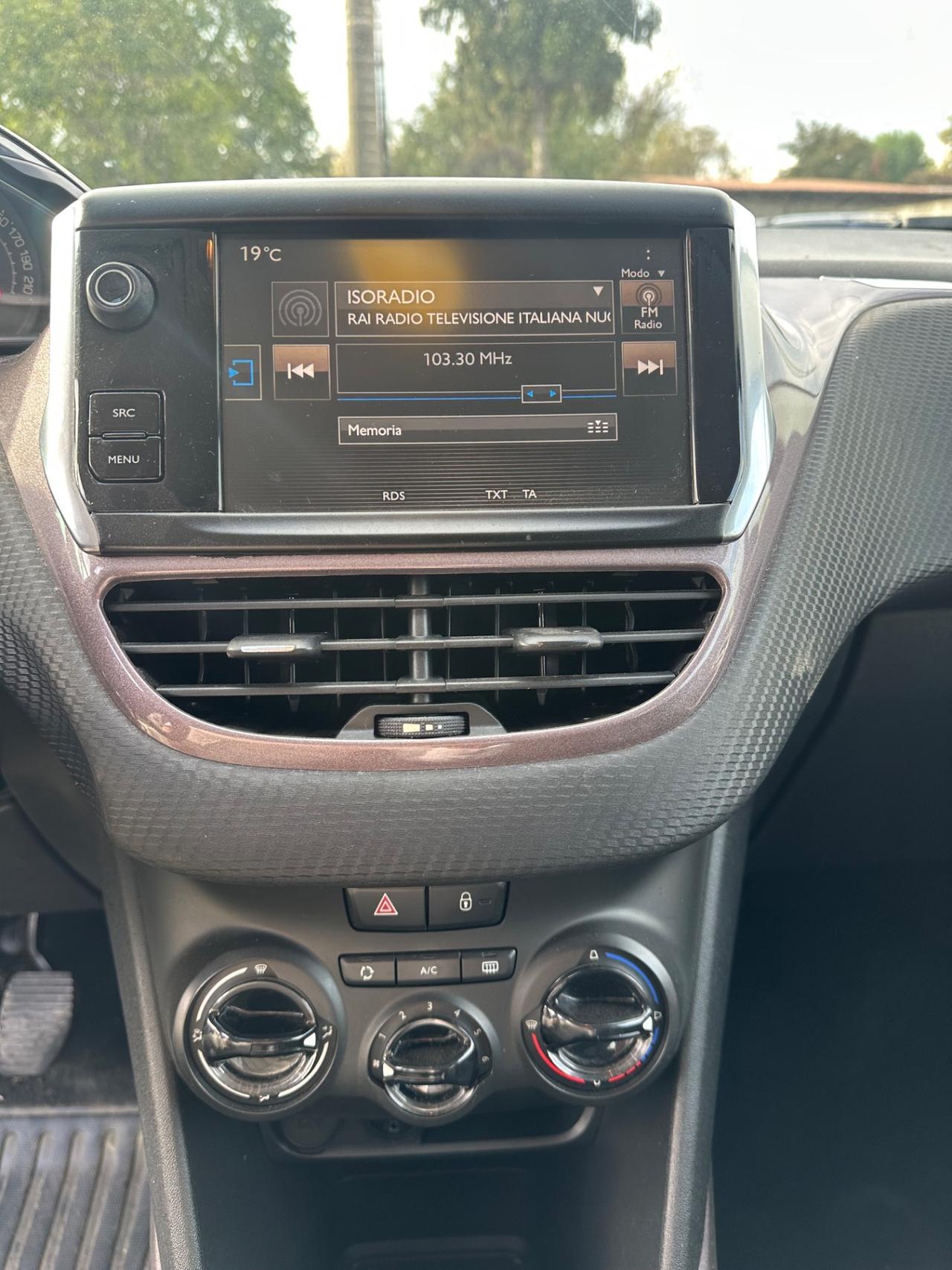 Peugeot 2008 benzina