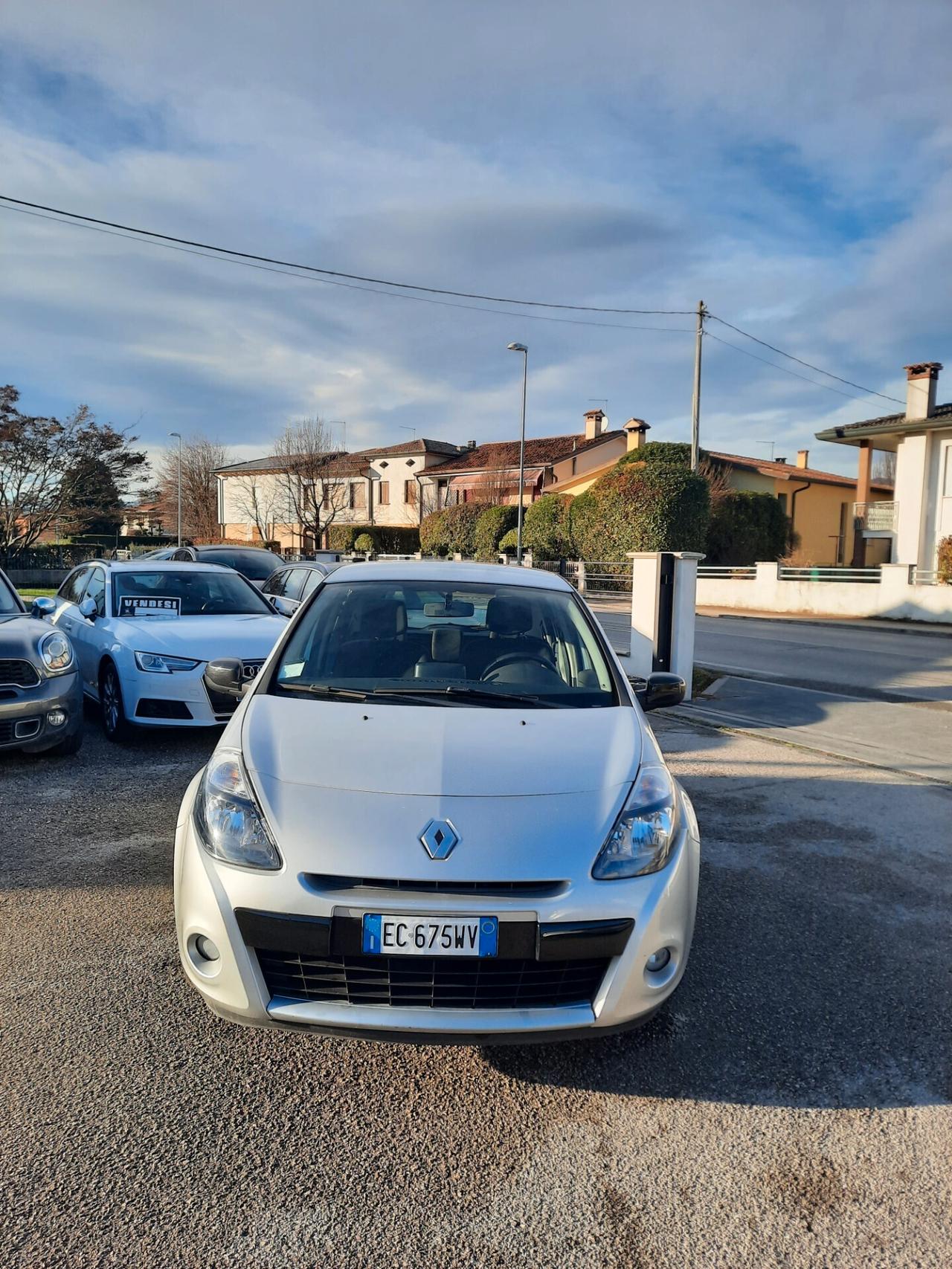 Renault Clio 1.2 16V 5 porte Dynamique OK NEOPATENTATI