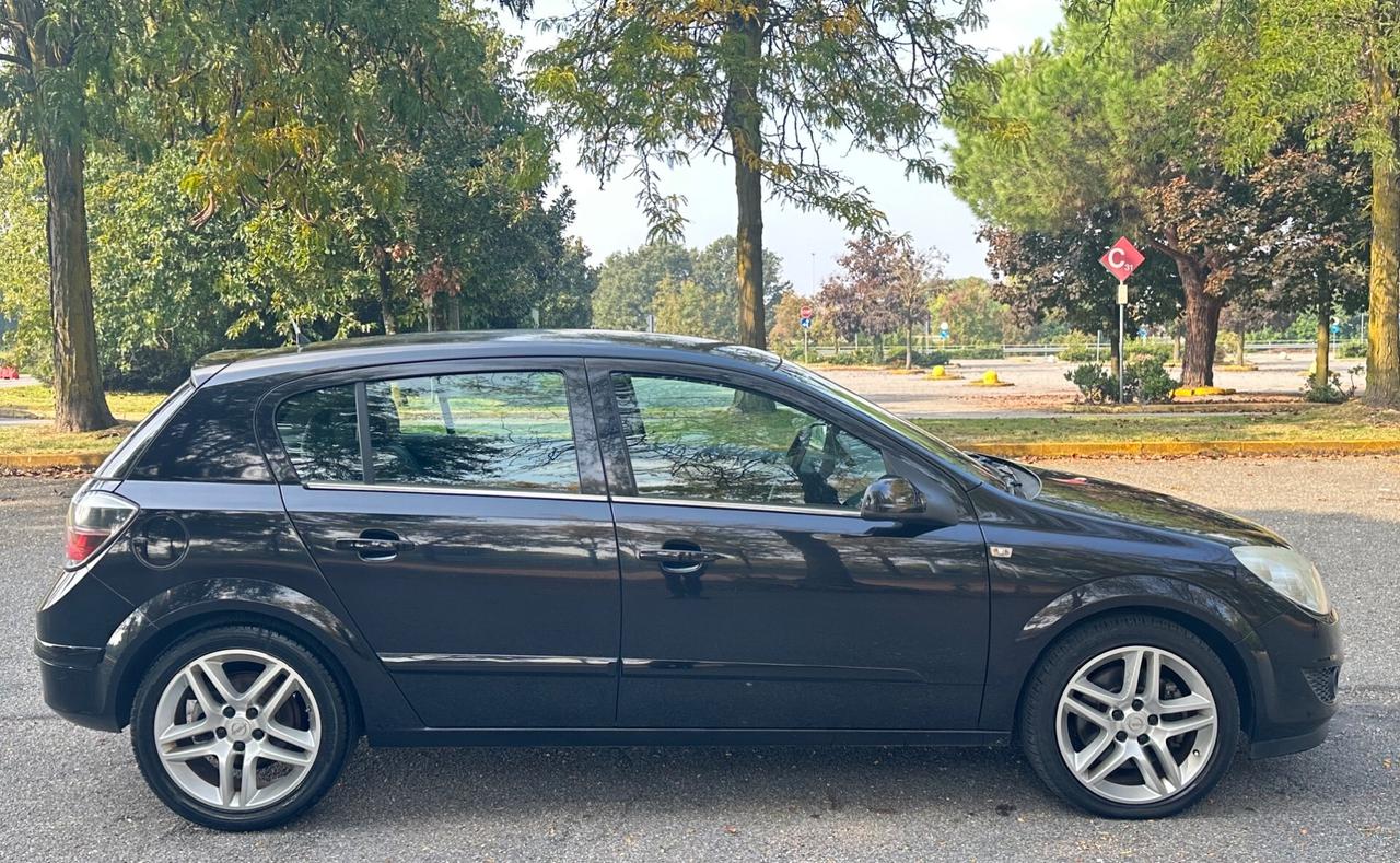 Opel Astra 1.7 CDTI 125CV 5 porte Cosmo
