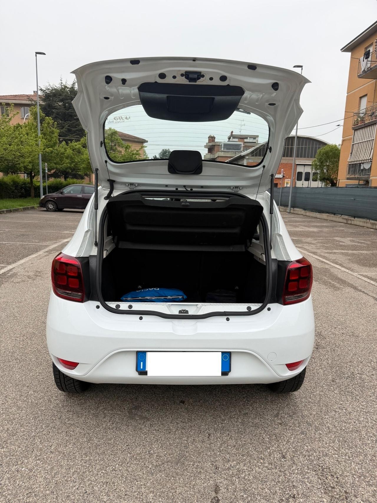 Dacia Sandero 0.9 tce Gpl - NEOPATENTATI - NAV. - 12 MESI DI GARANZIA -