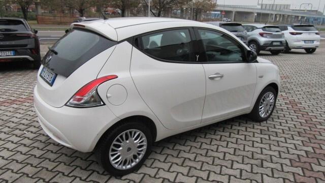 Lancia Ypsilon 1.2 69 CV 5 porte Silver