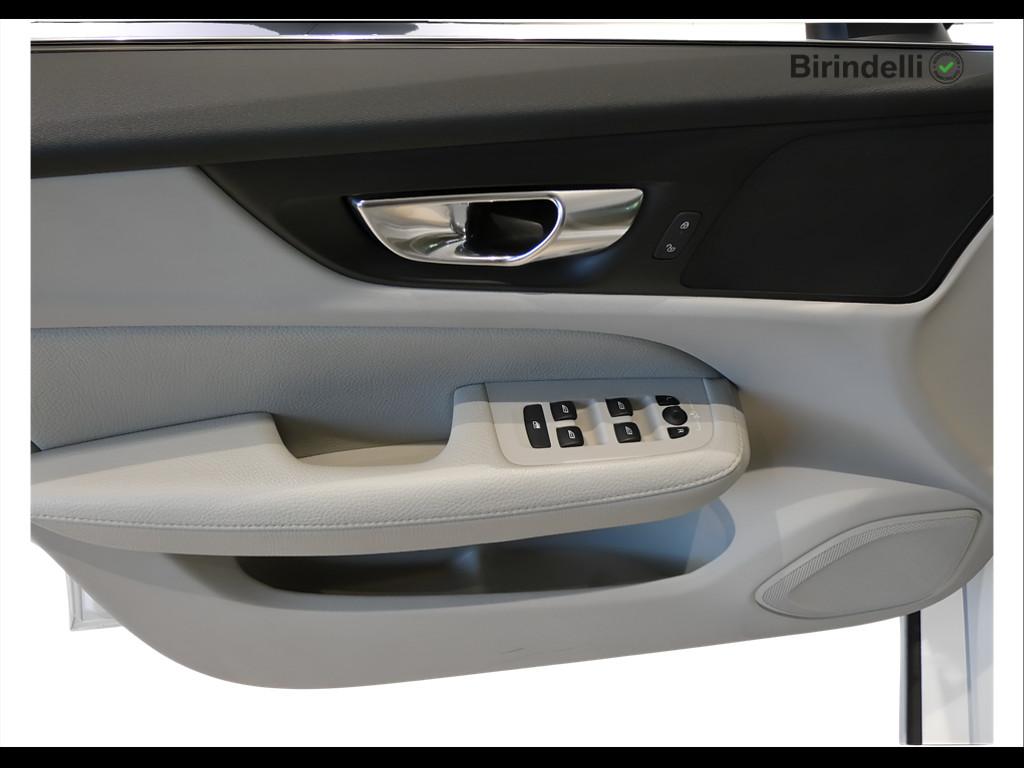 VOLVO V60 (2018-->) - V60 B4 (d) Geartronic Momentum Business