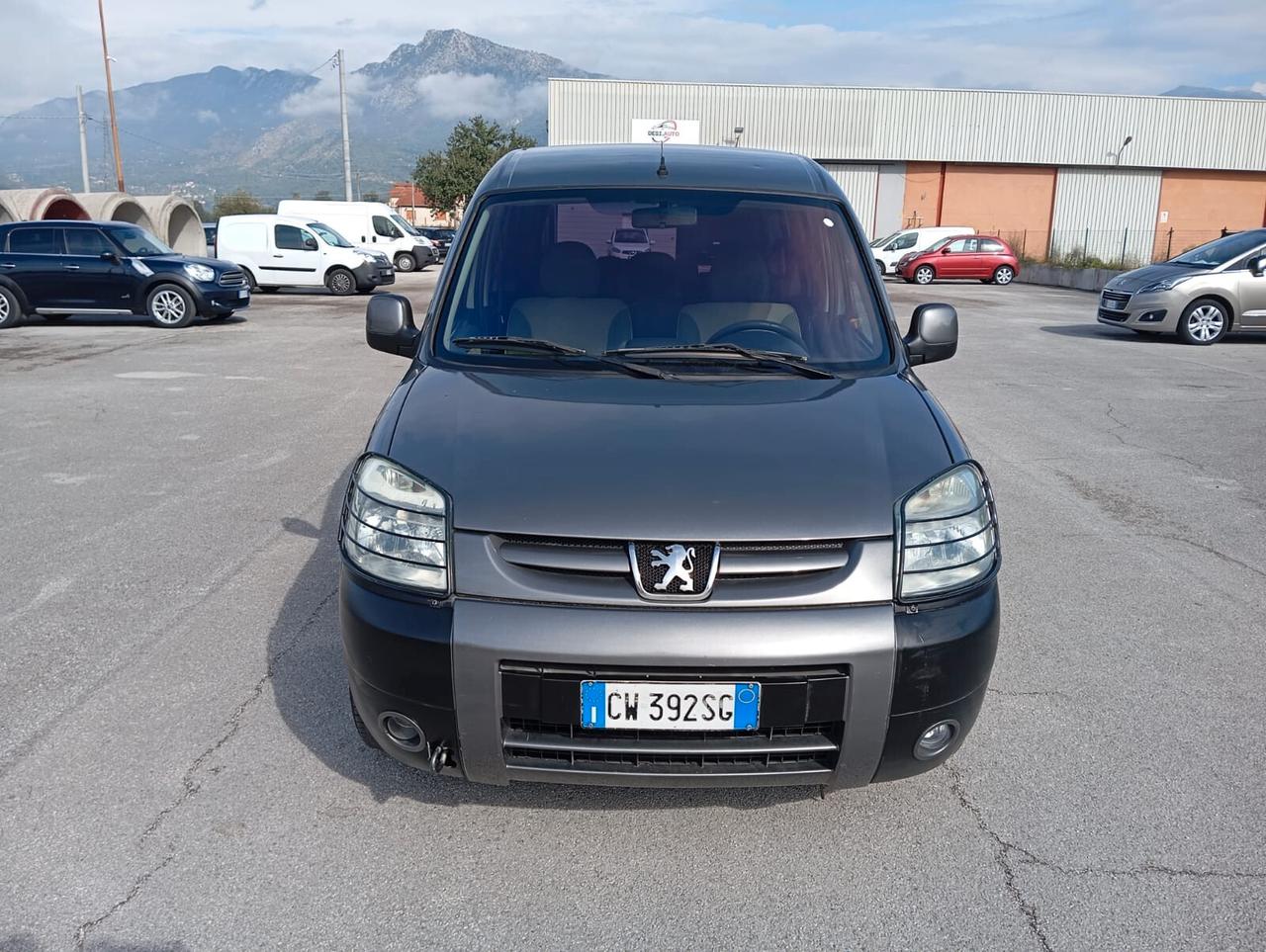 Peugeot Ranch 2.0 HDi 5p. Lee