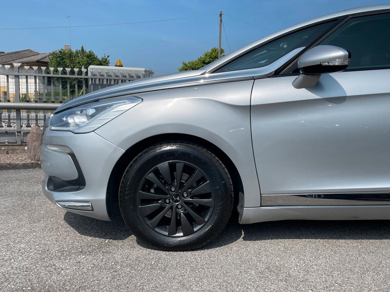 Ds DS5 DS 5 BlueHDi 120 S&S So Chic