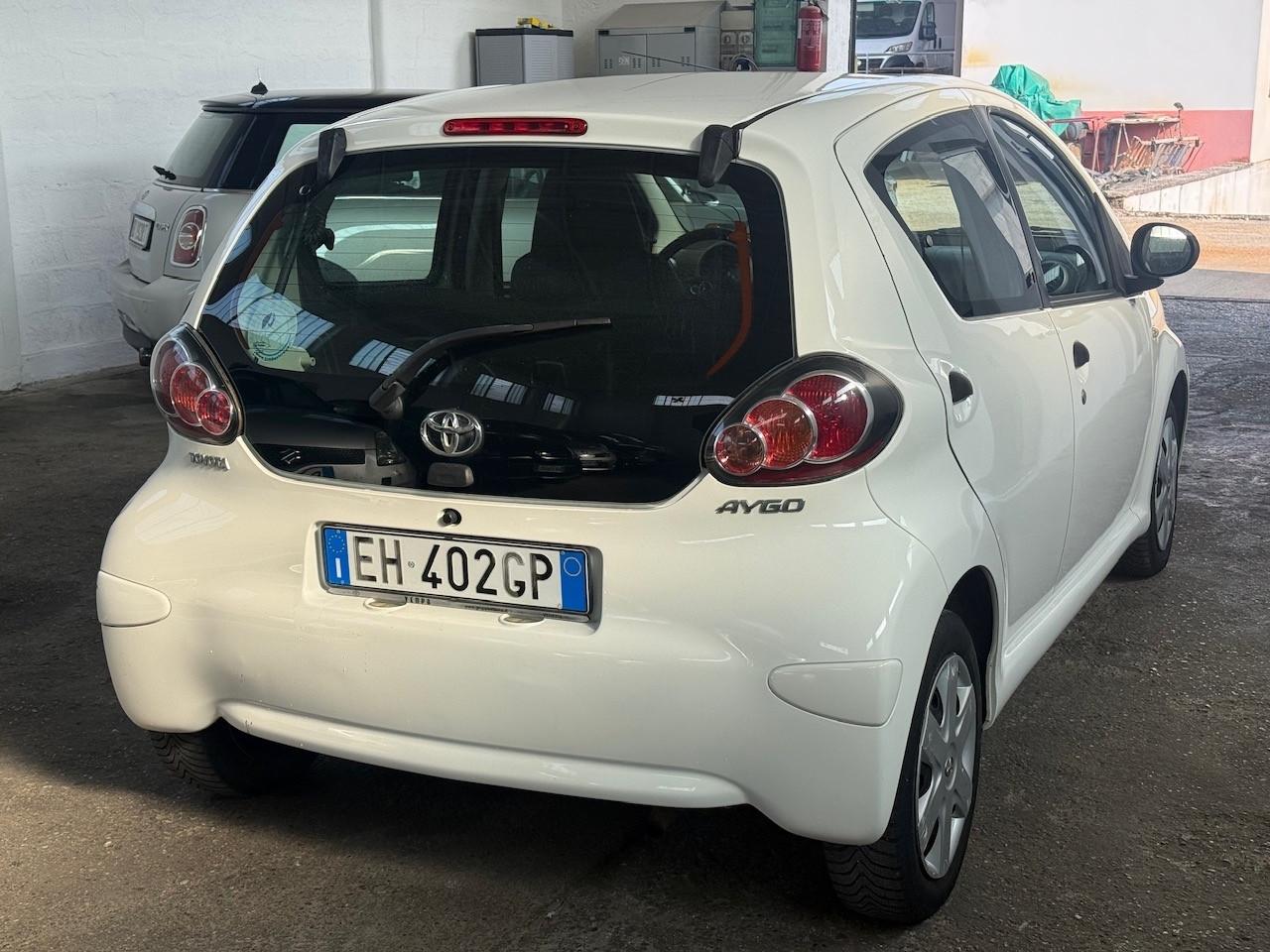 Toyota Aygo 1.0 12V VVT-i 5 porte Sol Connect