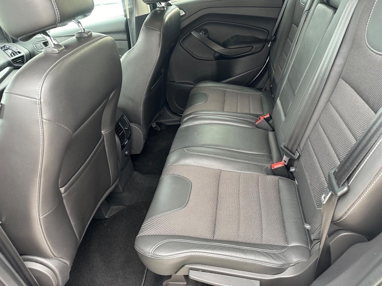 Ford Kuga 2.0 TDCI 163 CV 4WD Powershift Titanium