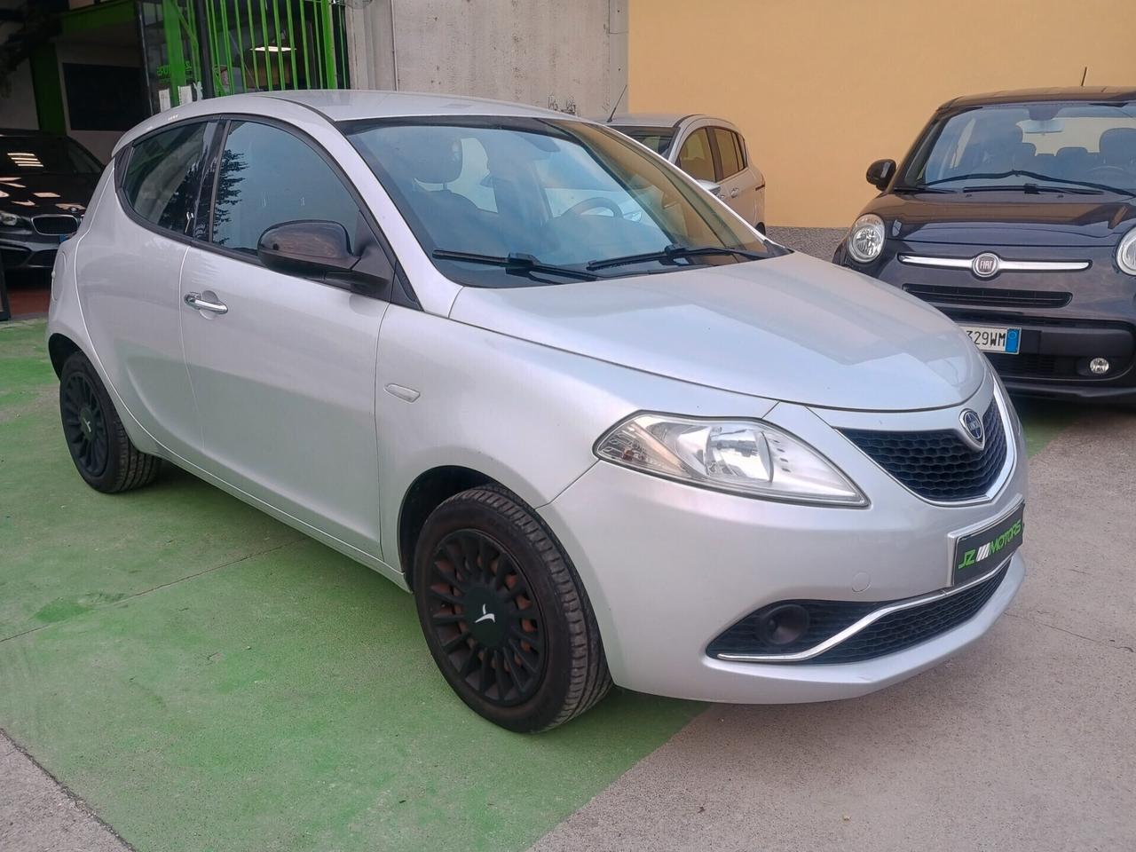 LANCIA YPSILON 1.2 NEOPATENTATI