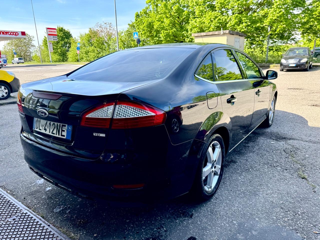 Ford Mondeo 2.0 TDCi 140 CV 5 poret Ghia DPF