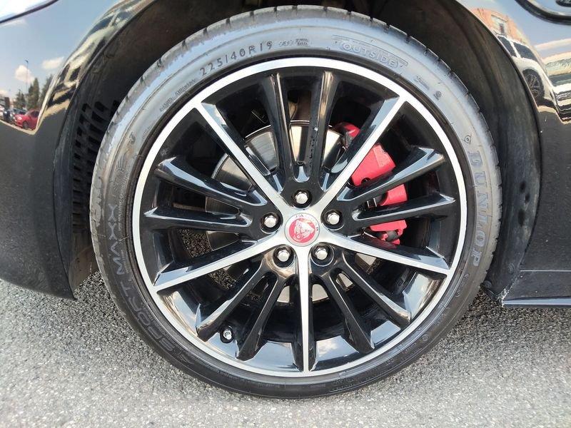 Jaguar XE 2.0 D Turbo 180CV AWD aut. R-Sport