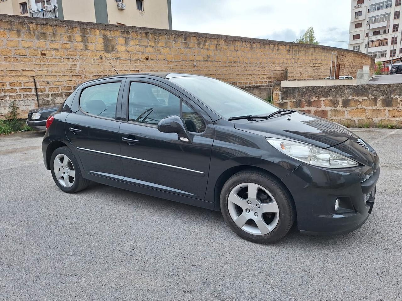 Peugeot 207 1.6 8V HDi 93CV 5p. Allure