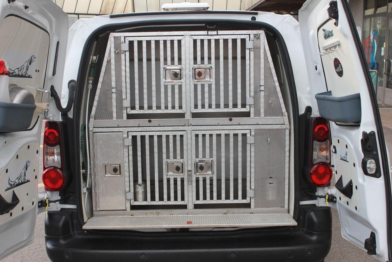 Peugeot Partner L1 BlueHDi 100CV Allestimento trasporto animali da caccia