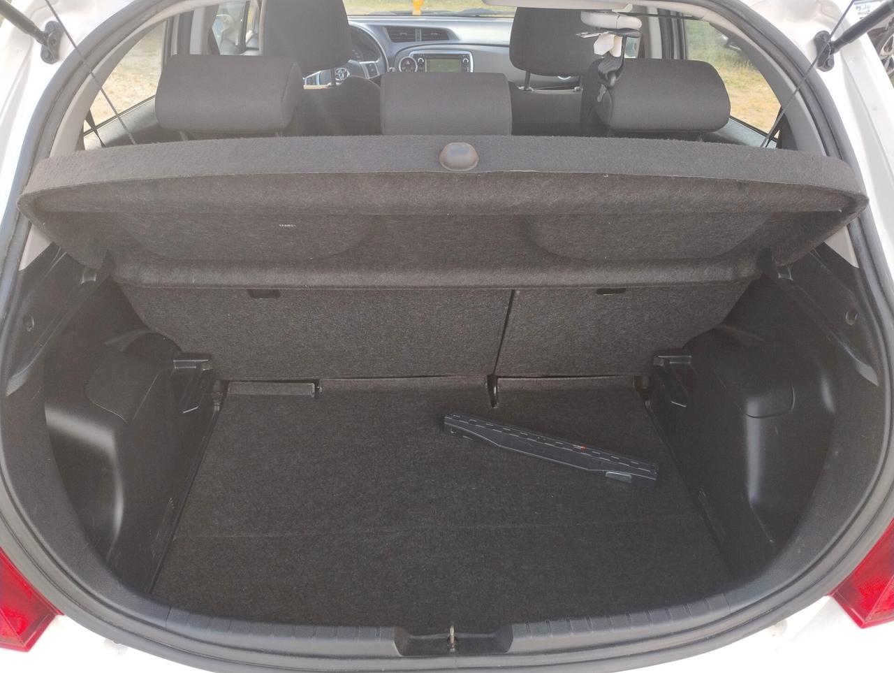 Toyota Yaris 1.3 5 porte Lounge