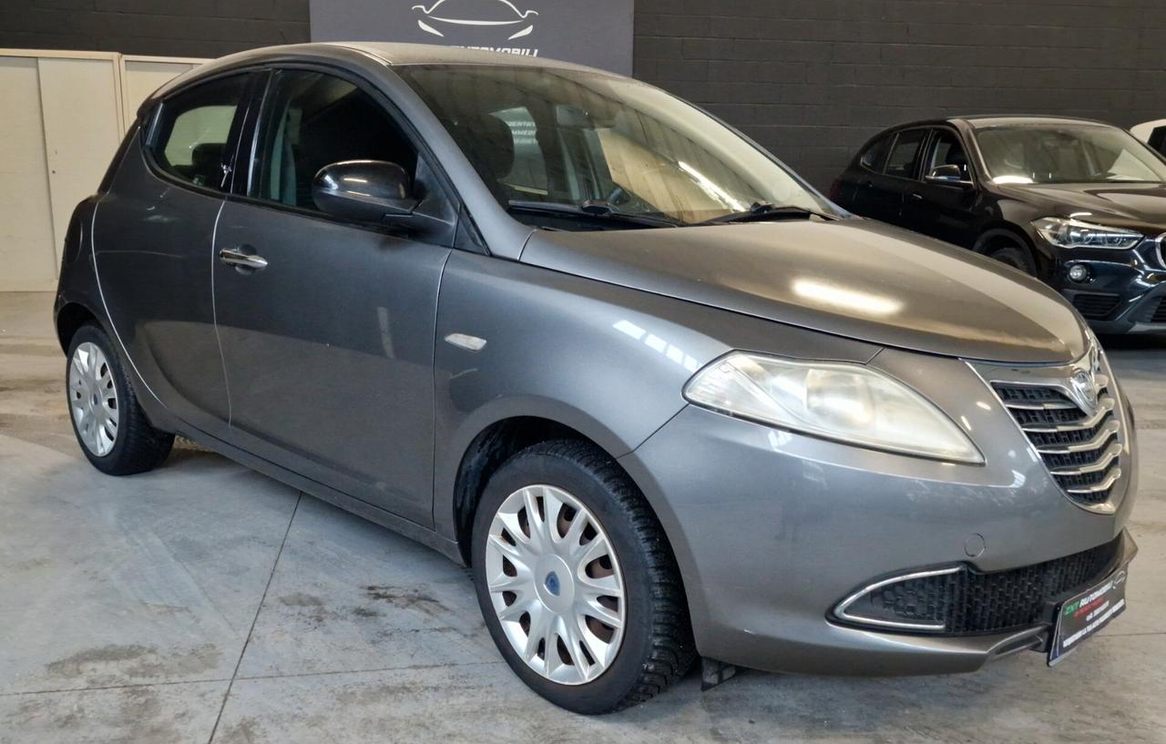 Lancia Ypsilon 1.2 69 CV 5 porte S&S Platinum