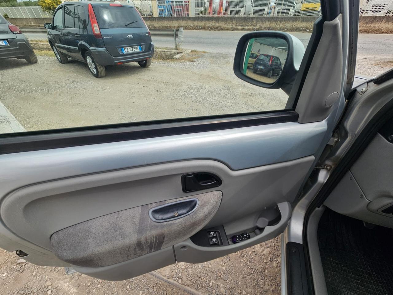 Renault Kangoo 1.5 dCi/82CV 5p