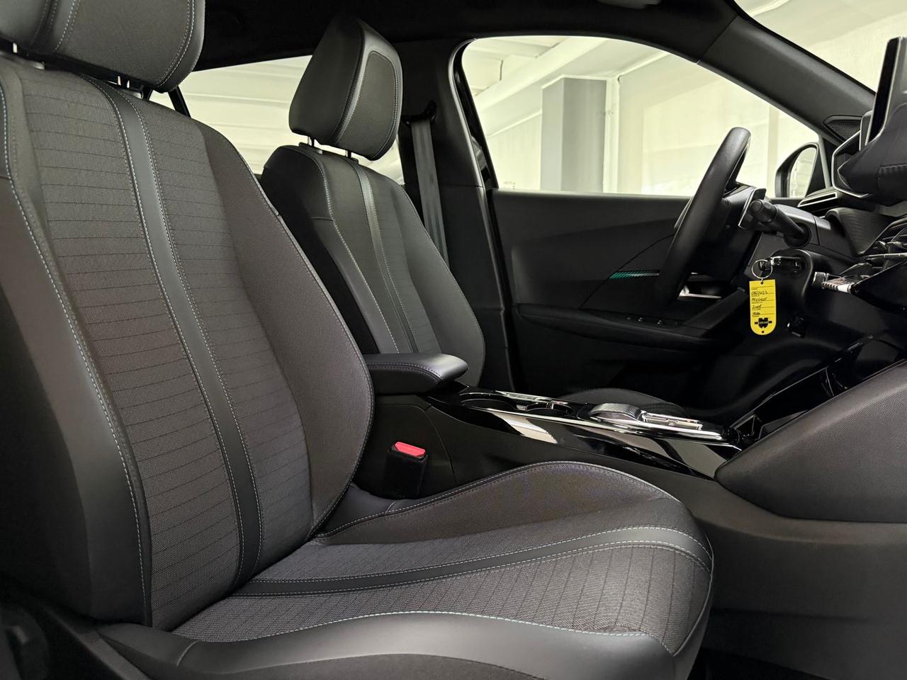 Peugeot 2008 Allure 1.2 PureTech 130 #9386