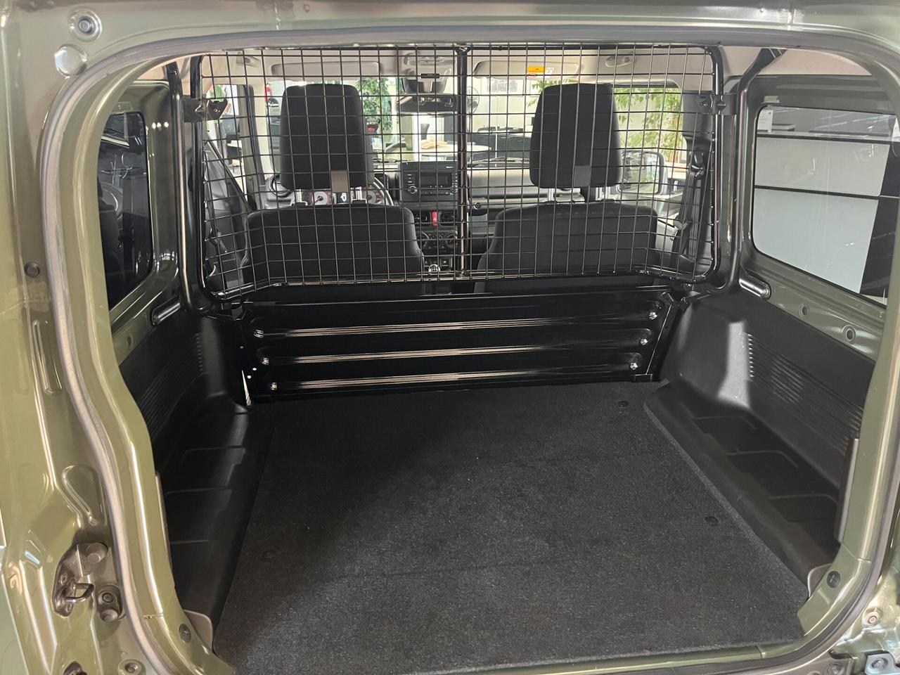 Suzuki Jimny 1.5 5MT PRO - 29.800 km