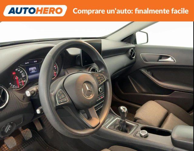 MERCEDES-BENZ GLA 180 Business